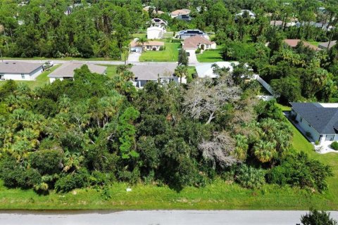 Terreno en venta en North Port, Florida № 1410119 - foto 1