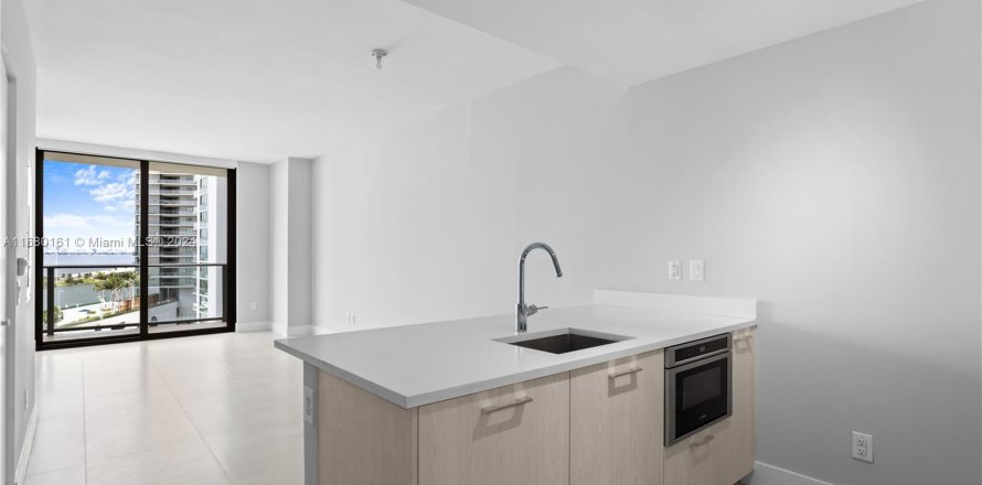 Condominio en Miami, Florida, 1 dormitorio  № 1410902