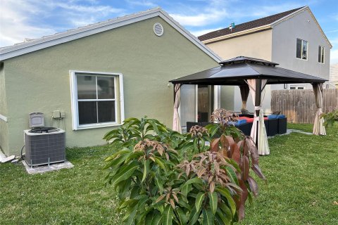 House in Margate, Florida 3 bedrooms, 111.02 sq.m. № 1092218 - photo 7