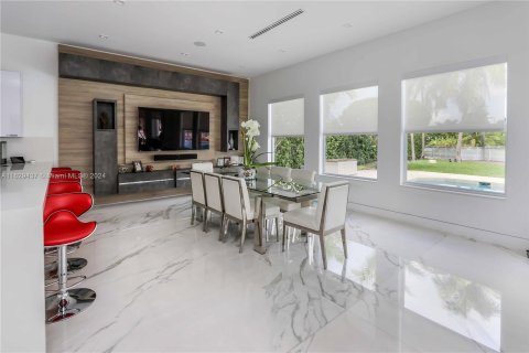 Casa en venta en Hollywood, Florida, 6 dormitorios, 458.66 m2 № 1290506 - foto 12