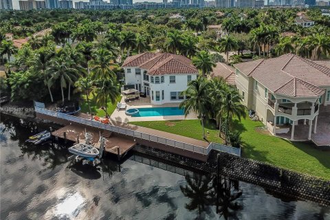 Casa en venta en Hollywood, Florida, 6 dormitorios, 458.66 m2 № 1290506 - foto 2