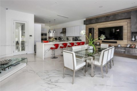 Casa en venta en Hollywood, Florida, 6 dormitorios, 458.66 m2 № 1290506 - foto 14