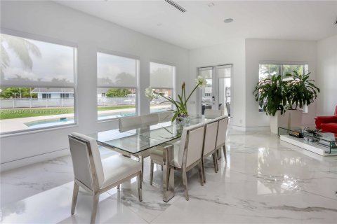 Casa en venta en Hollywood, Florida, 6 dormitorios, 458.66 m2 № 1290506 - foto 13