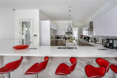 Casa en venta en Hollywood, Florida, 6 dormitorios, 458.66 m2 № 1290506 - foto 8