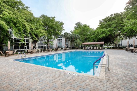 Condominio en venta en Coconut Creek, Florida, 2 dormitorios, 121.33 m2 № 1081593 - foto 29