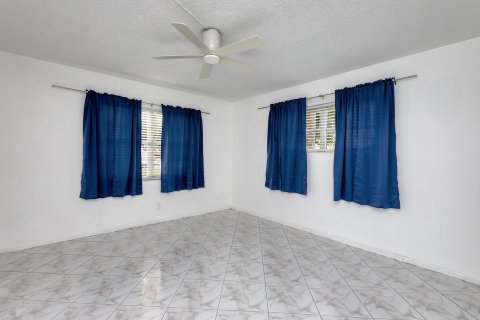 Condominio en venta en Coconut Creek, Florida, 2 dormitorios, 121.33 m2 № 1081593 - foto 16