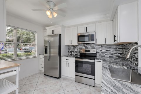 Condominio en venta en Coconut Creek, Florida, 2 dormitorios, 121.33 m2 № 1081593 - foto 21