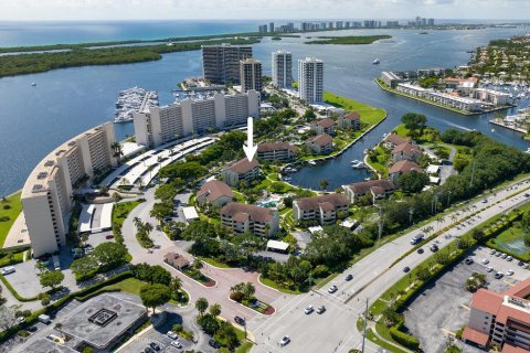 Condominio en venta en North Palm Beach, Florida, 3 dormitorios, 232.26 m2 № 832882 - foto 24