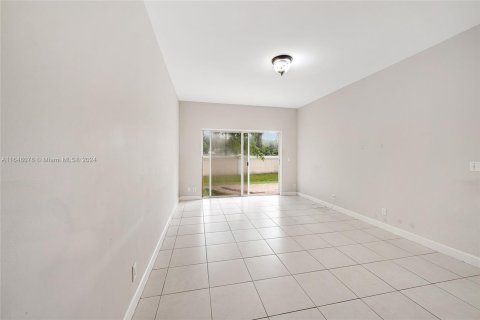 House in Coral Springs, Florida 4 bedrooms, 189.43 sq.m. № 1330898 - photo 9