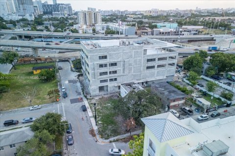 Propiedad comercial en venta en Miami, Florida № 1325337 - foto 9