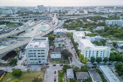 Propiedad comercial en venta en Miami, Florida № 1325337 - foto 6