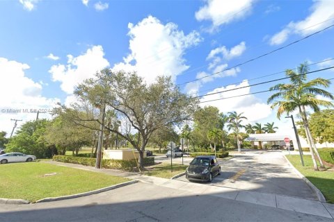 Propiedad comercial en venta en North Miami, Florida № 1226229 - foto 22