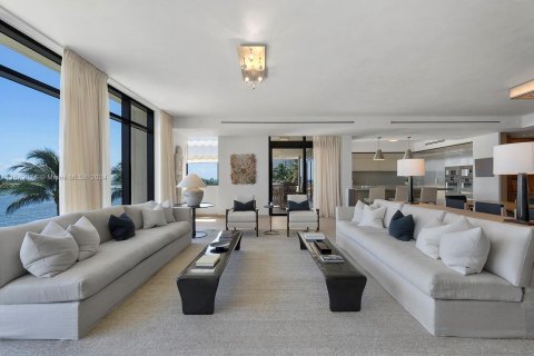 Condo in Miami Beach, Florida, 4 bedrooms  № 1327659 - photo 2