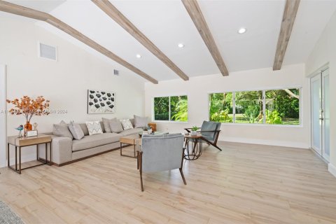 Villa ou maison à vendre à Miami, Floride: 4 chambres, 271.83 m2 № 1327660 - photo 5