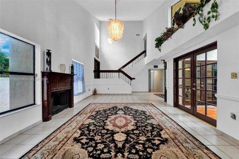 Villa ou maison à vendre à Miami, Floride: 6 chambres, 359.81 m2 № 1327661 - photo 8