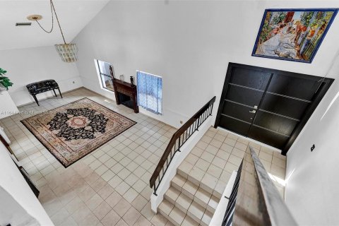 Casa en venta en Miami, Florida, 6 dormitorios, 359.81 m2 № 1327661 - foto 11