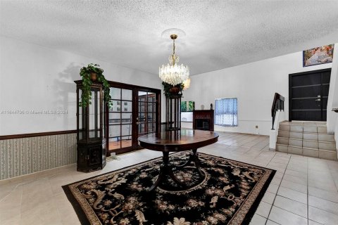 Villa ou maison à vendre à Miami, Floride: 6 chambres, 359.81 m2 № 1327661 - photo 7