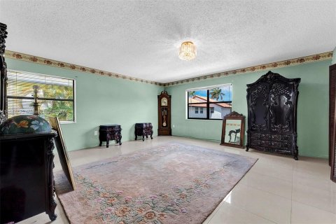 Villa ou maison à vendre à Miami, Floride: 6 chambres, 359.81 m2 № 1327661 - photo 25