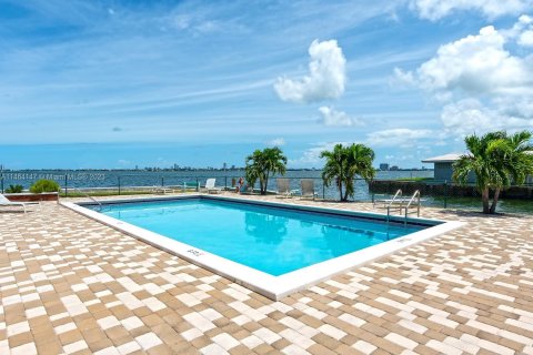 Condominio en venta en Miami Shores, Florida, 2 dormitorios, 101.54 m2 № 752111 - foto 4