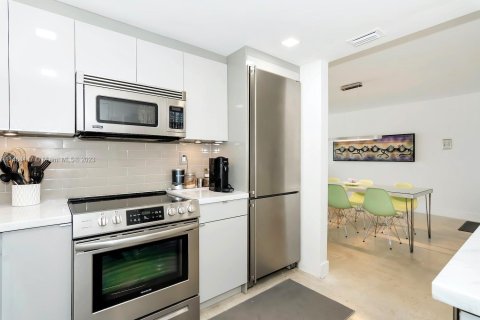 Condominio en venta en Miami Shores, Florida, 2 dormitorios, 101.54 m2 № 752111 - foto 13