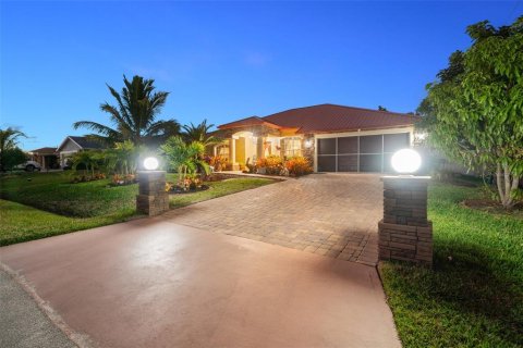 Villa ou maison à vendre à Palm Bay, Floride: 4 chambres, 201.88 m2 № 990099 - photo 3