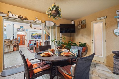 Villa ou maison à vendre à Palm Bay, Floride: 4 chambres, 201.88 m2 № 990099 - photo 25