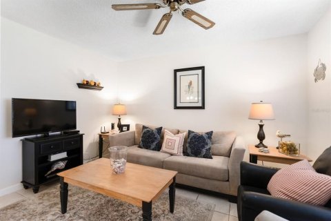 Condo in Tierra Verde, Florida, 1 bedroom  № 915893 - photo 17