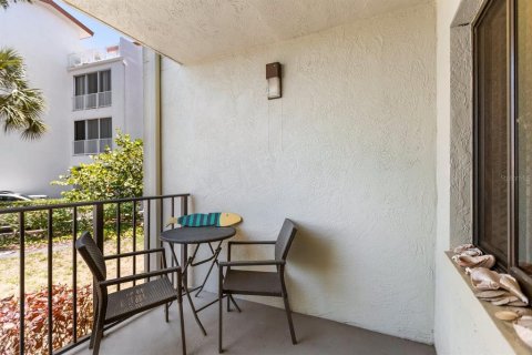 Condo in Tierra Verde, Florida, 1 bedroom  № 915893 - photo 24