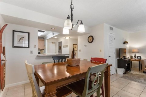 Condo in Tierra Verde, Florida, 1 bedroom  № 915893 - photo 13