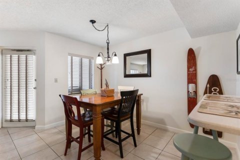 Condominio en alquiler en Tierra Verde, Florida, 1 dormitorio, 61.78 m2 № 915893 - foto 12