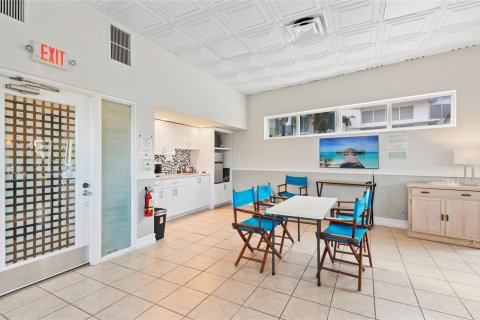 Condo in Fort Lauderdale, Florida, 2 bedrooms  № 986982 - photo 11