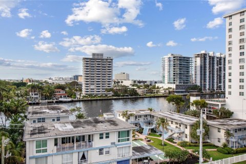 Condo in Fort Lauderdale, Florida, 2 bedrooms  № 986982 - photo 3