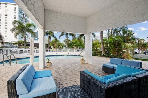 Condo in Fort Lauderdale, Florida, 2 bedrooms  № 986982 - photo 10