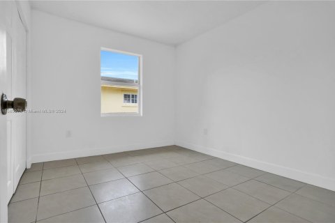 Commercial property in Miami, Florida 238.29 sq.m. № 1095236 - photo 26