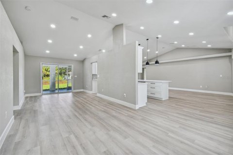 Villa ou maison à vendre à North Port, Floride: 4 chambres, 223.99 m2 № 1089987 - photo 5