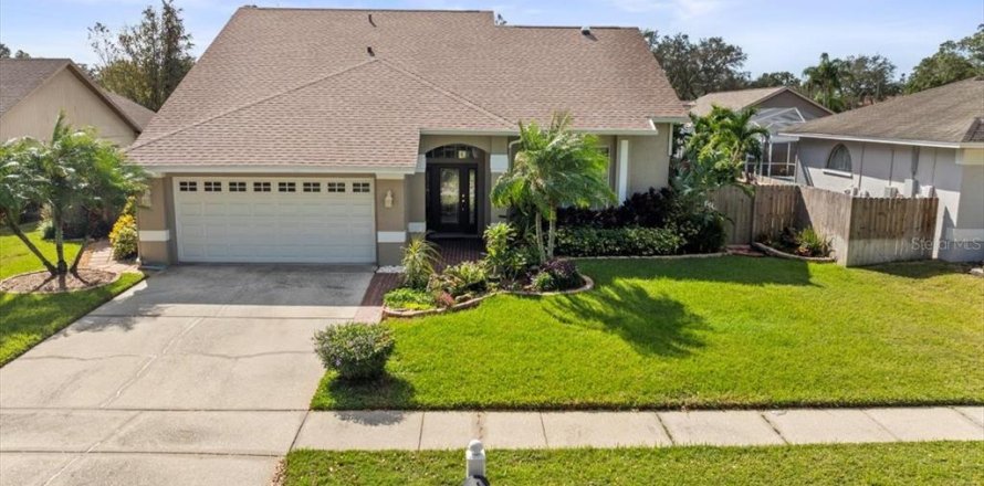 House in Tampa, Florida 4 bedrooms, 195.19 sq.m. № 1426800