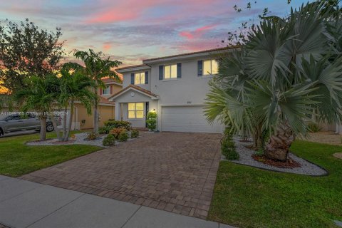 Villa ou maison à vendre à West Palm Beach, Floride: 5 chambres, 258.92 m2 № 1208535 - photo 3