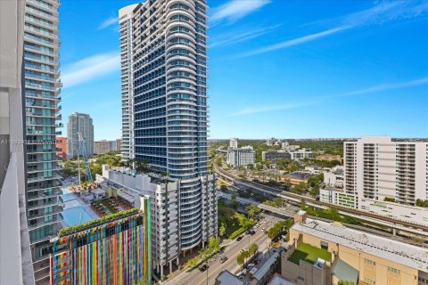 Condo in Miami, Florida, 1 bedroom  № 1208432 - photo 17