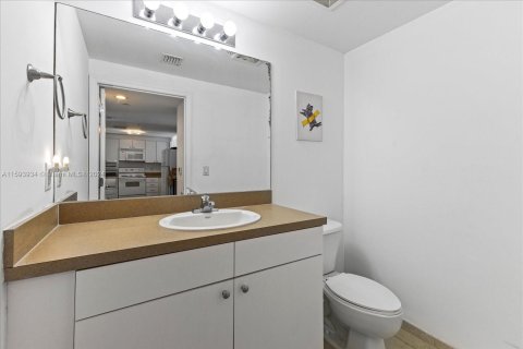 Condominio en venta en Miami, Florida, 1 dormitorio, 72.74 m2 № 1208432 - foto 18