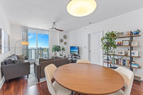 Condo in Miami, Florida, 1 bedroom  № 1208432 - photo 6