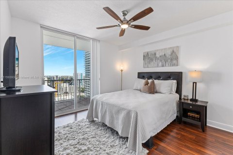 Condo in Miami, Florida, 1 bedroom  № 1208432 - photo 7