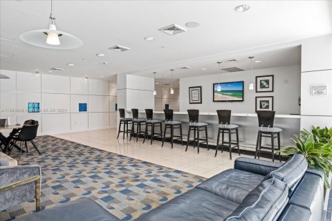 Condo in Miami, Florida, 1 bedroom  № 1208432 - photo 25