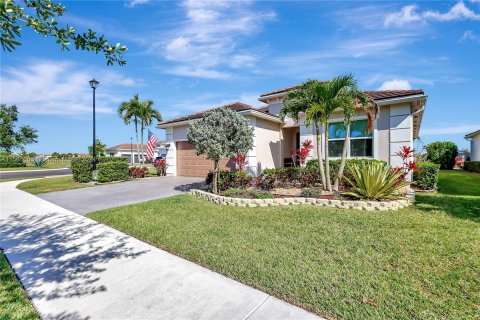 Casa en venta en Port St. Lucie, Florida, 2 dormitorios, 160.81 m2 № 1101855 - foto 3