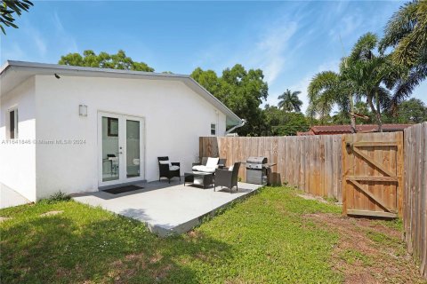 Casa en venta en Fort Lauderdale, Florida, 4 dormitorios, 155.89 m2 № 1325343 - foto 14