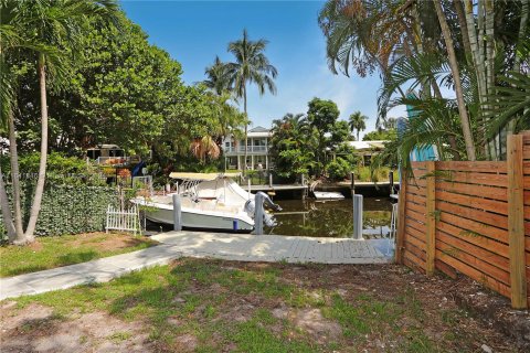 House in Fort Lauderdale, Florida 4 bedrooms, 155.89 sq.m. № 1325343 - photo 16