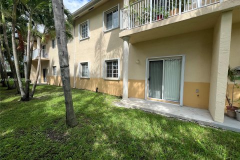 Condo in Hialeah, Florida, 3 bedrooms  № 1325344 - photo 12