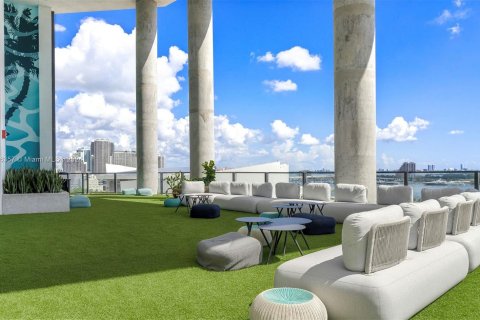 Condo in Miami, Florida, 1 bedroom  № 1380209 - photo 16