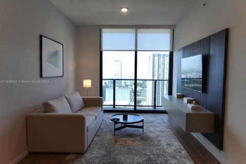 Condo in Miami, Florida, 1 bedroom  № 1380209 - photo 3