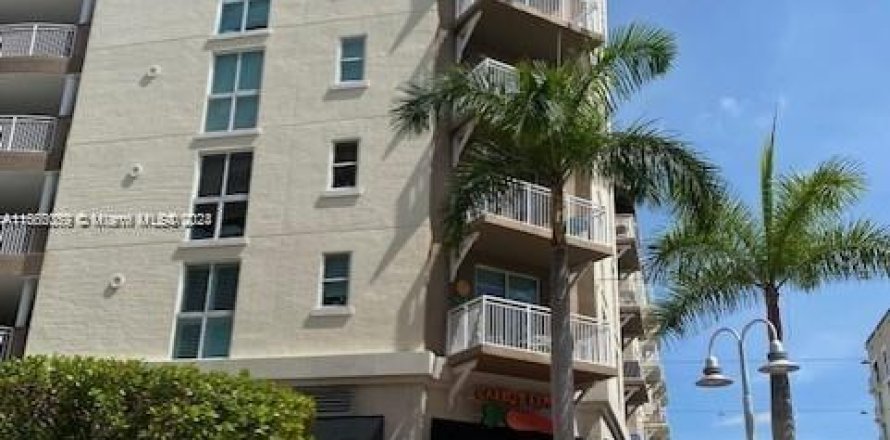 Condo in Miami, Florida, 3 bedrooms  № 1380250