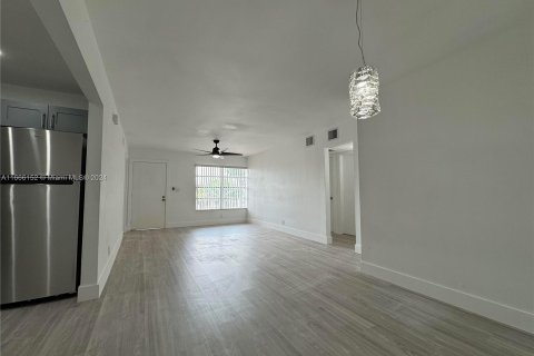 Copropriété à vendre à Miami, Floride: 2 chambres, 88.44 m2 № 1380251 - photo 6